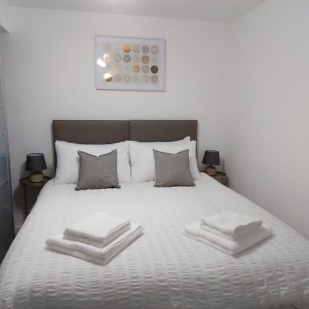 Lovely 1-Bedroom Condo With Parking On Premises Minworth Extérieur photo