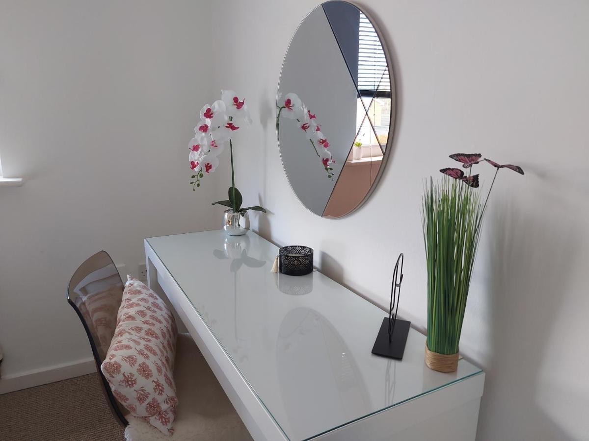 Lovely 1-Bedroom Condo With Parking On Premises Minworth Extérieur photo